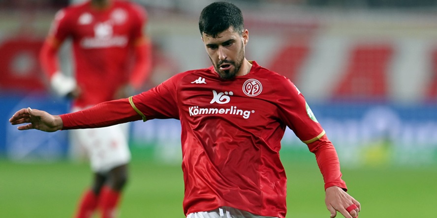 Transfergerüchte: Aaron zu Werder? Bayern gibt Stürmer-Angebot ab – Ajax-Profi zurück in die Bundesliga